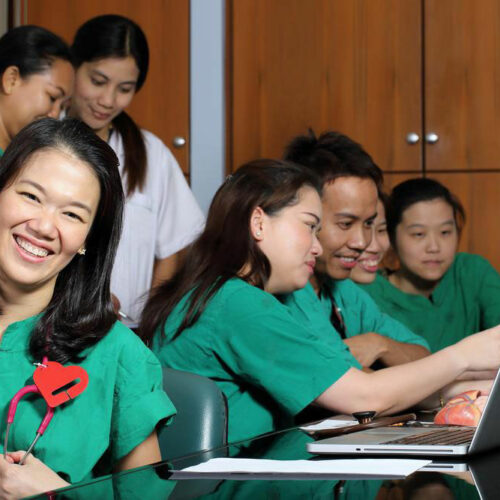 Reasons why online RN to BSN programs are better than regular ones