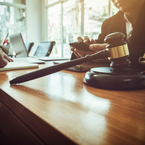 Airplane Accident Lawyers – Cost, Tips to Choose, and Popular Options